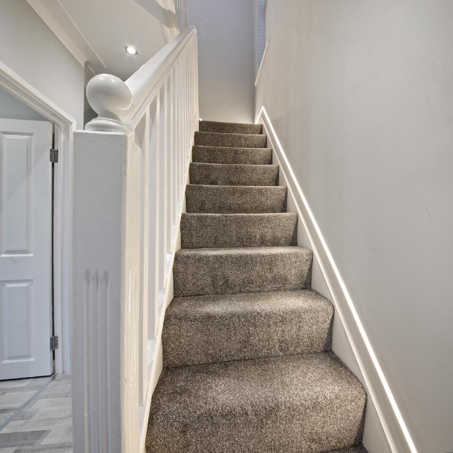 Beautiful Cozy Home With Free Parking Manchester Esterno foto