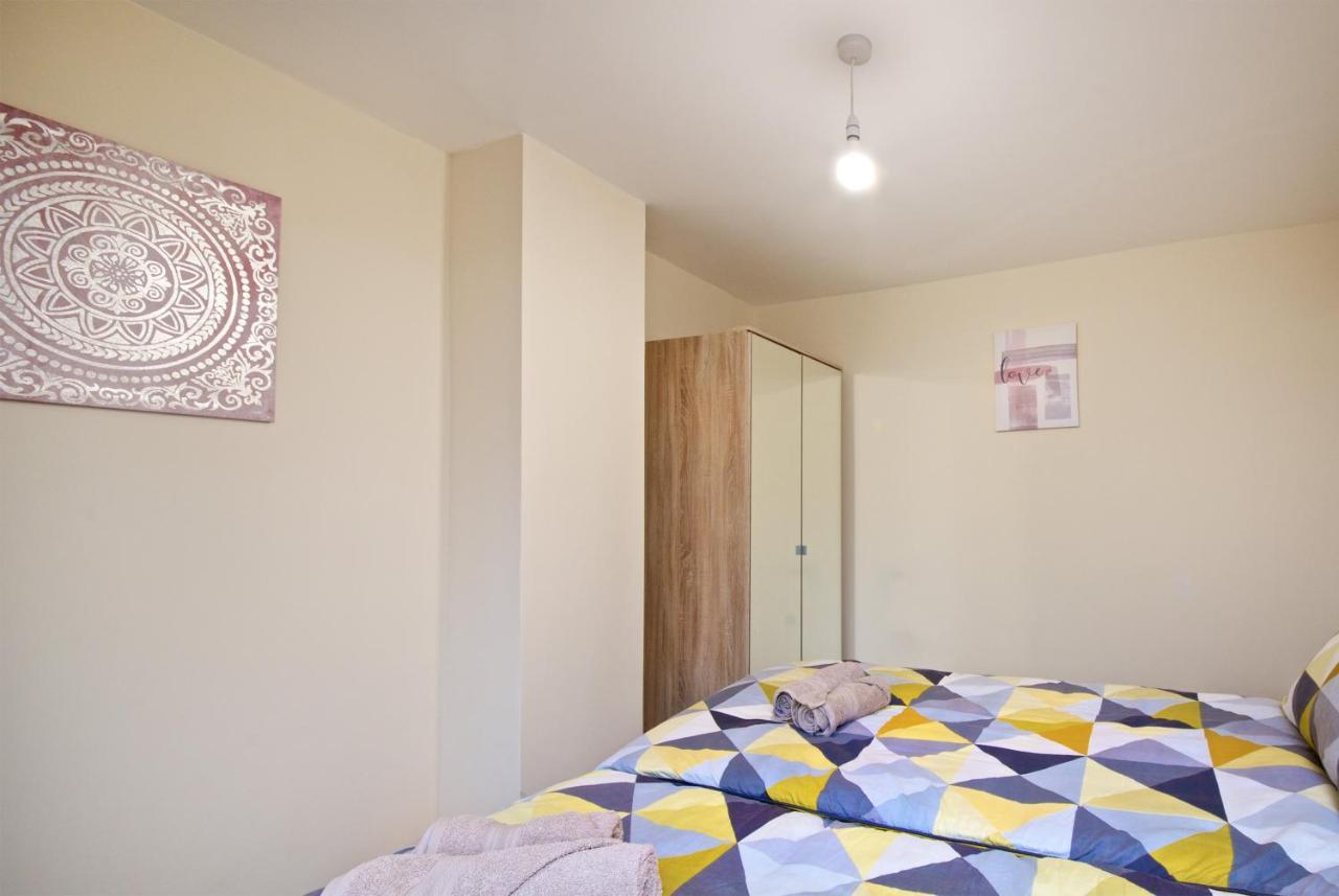 Beautiful Cozy Home With Free Parking Manchester Esterno foto